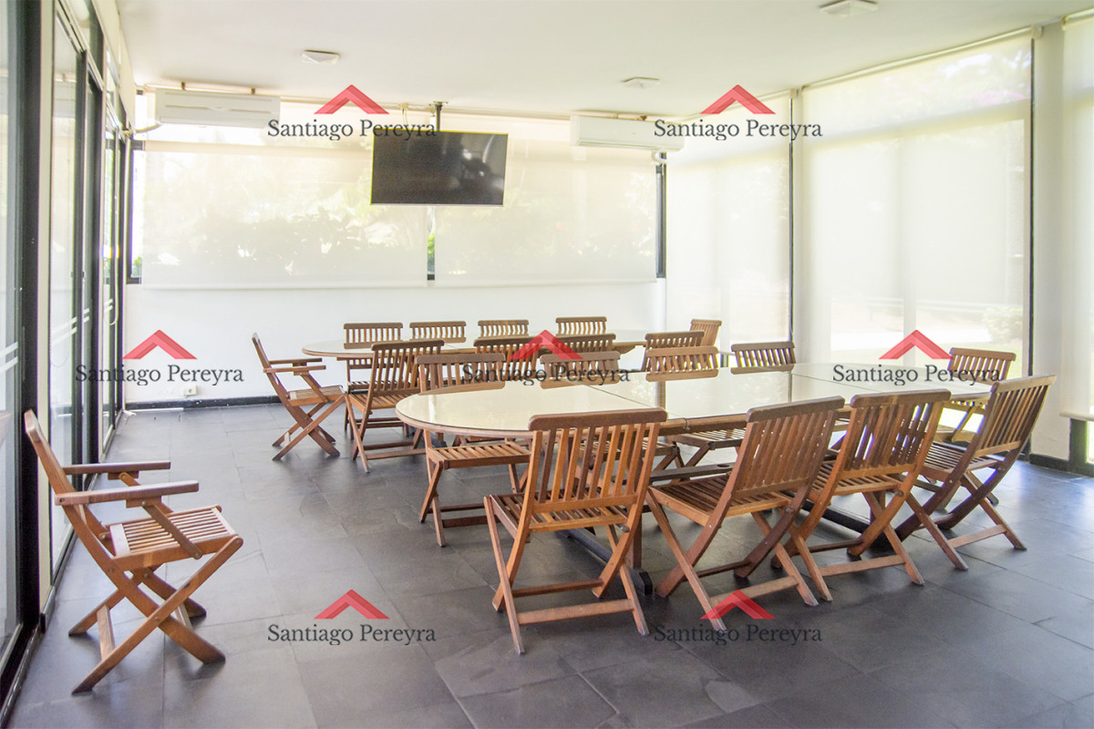 Apartamento ID.16867 - Vende apto de 2 dormitorios con vista al mar en Punta del este