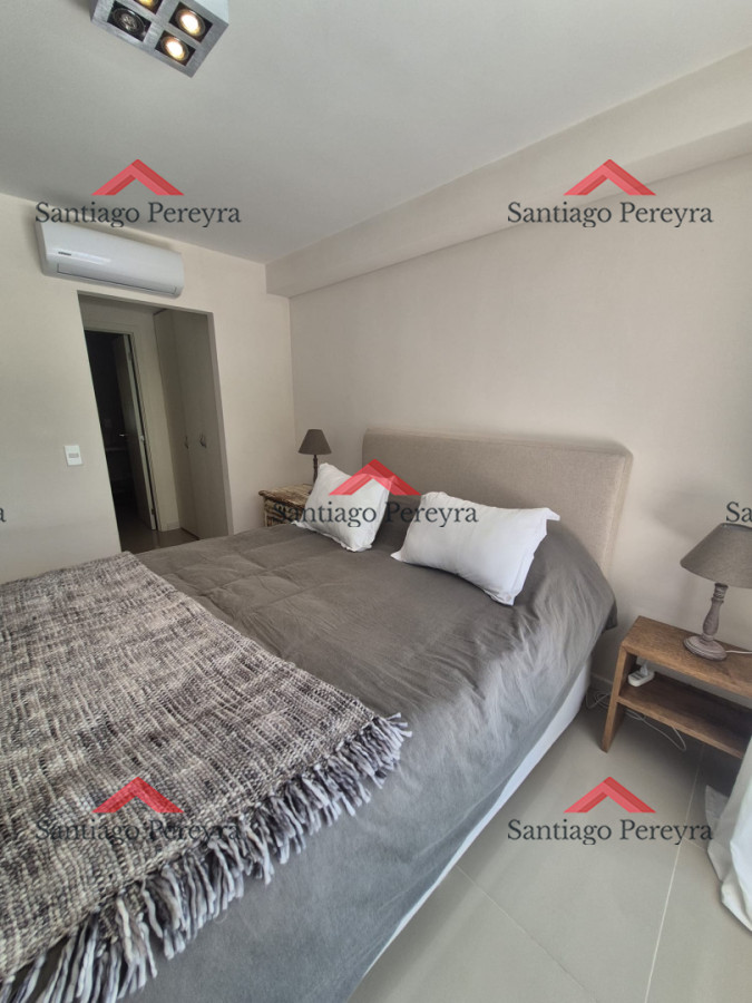 Apartamento ID.16988 - Apartamento en Venta de 2 dormitorios en Punta del Este Sobre Roosevelt