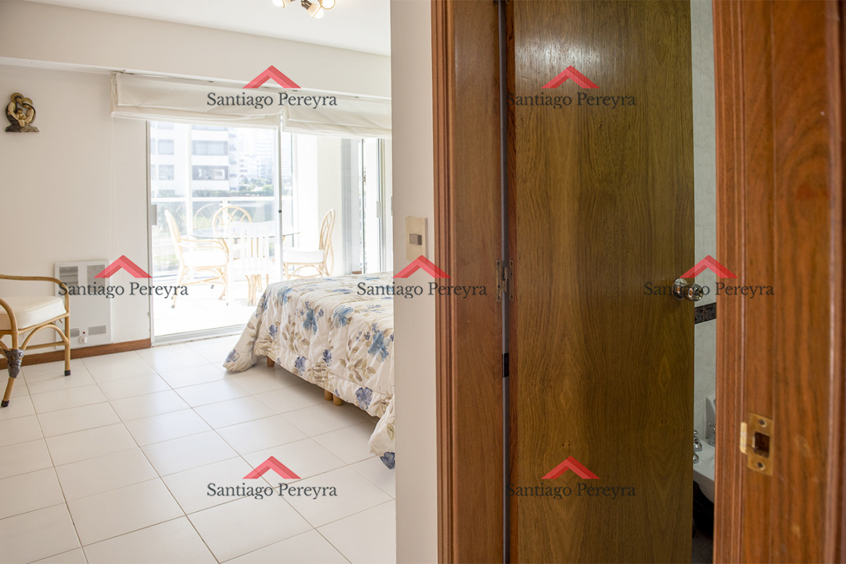 Apartamento ID.16562 - Vende departamento de 3 dormitorios en Ocean Tower, Punta del Este 