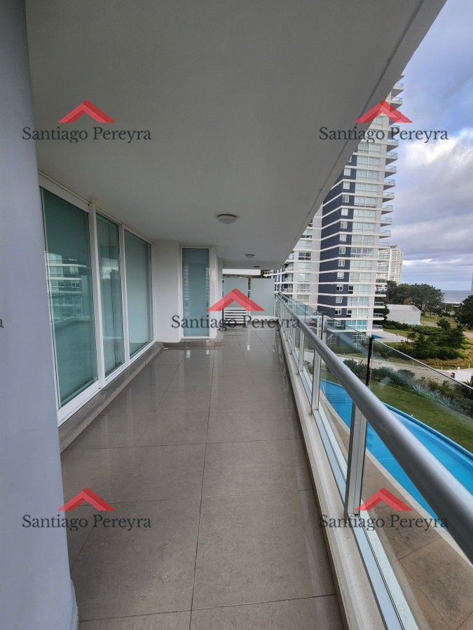 Apartamento ID.16240 - Departamento de 3 dormitorios + dependencia en venta en Torre One, Punta del Este.