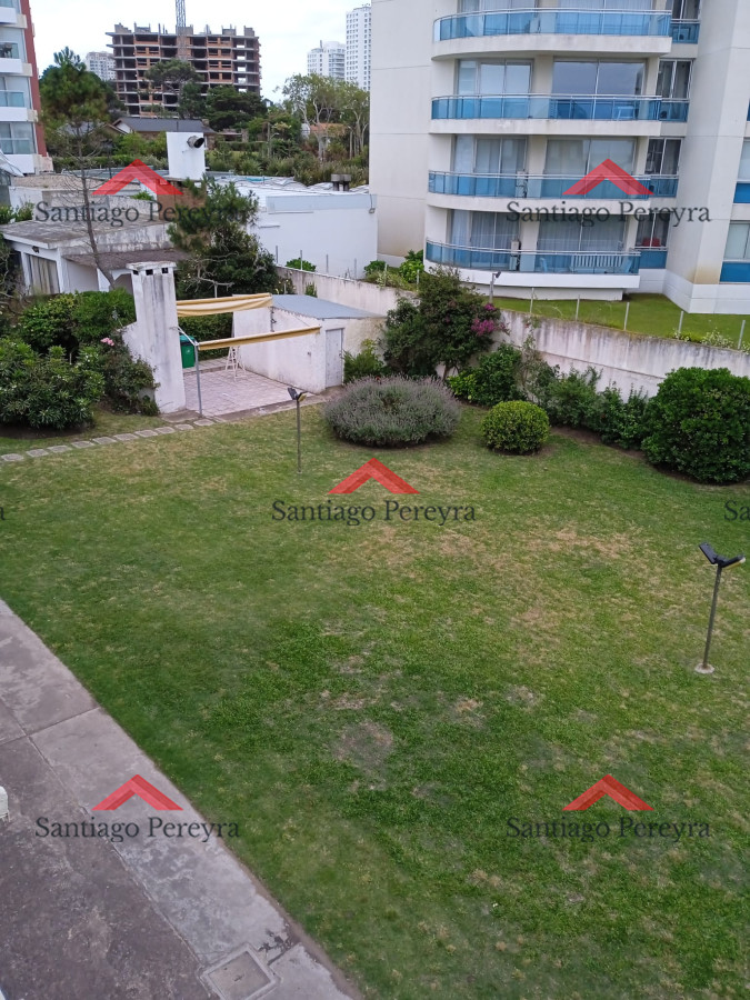 Apartamento ID.14826 - Apartamento en venta de 2 dormitorios en Punta Del Este 