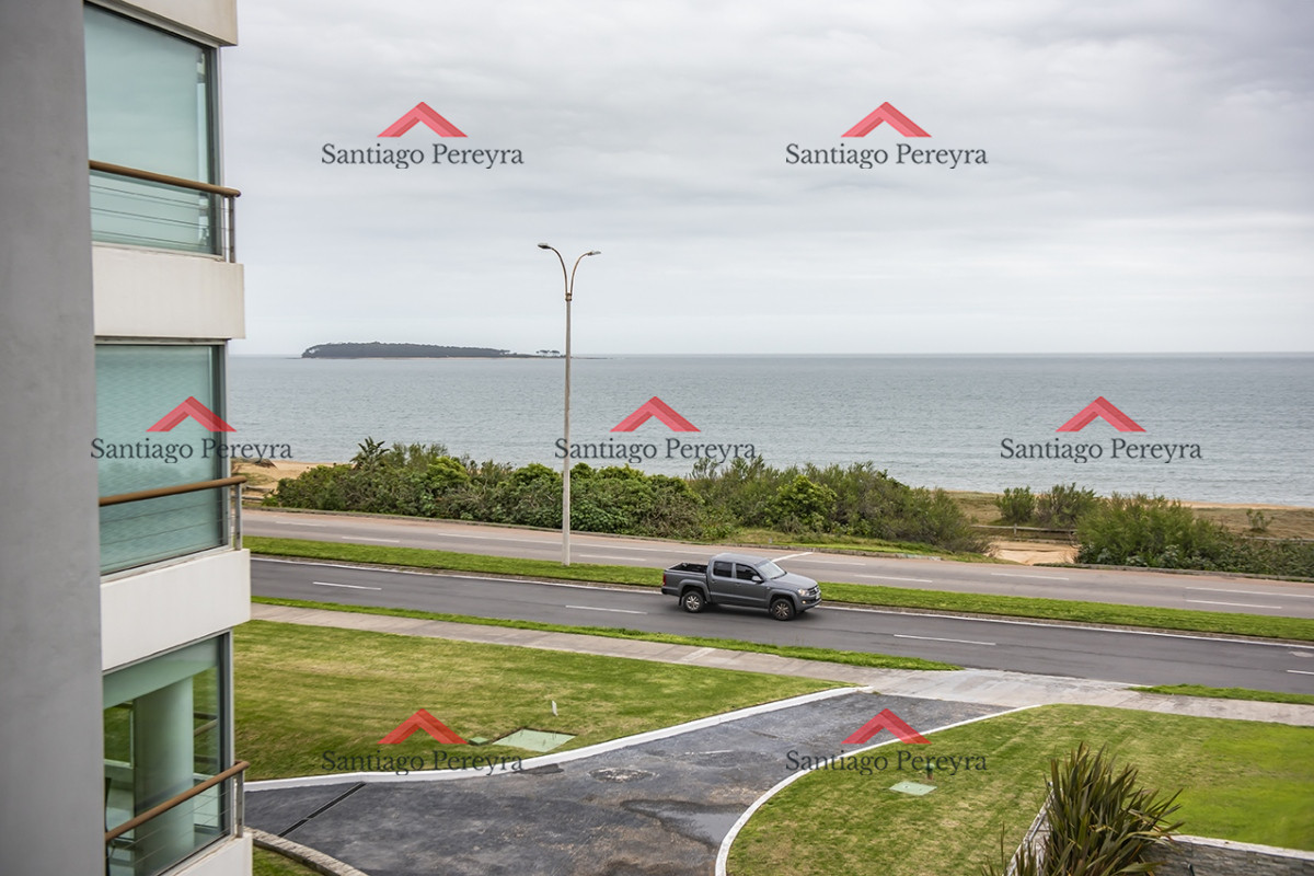 Apartamento ID.15910 - Departamento de 3 dormitorios en venta. Gran Oportunidad en Playa Mansa.