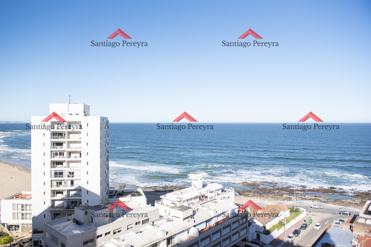 Apartamento ID.17104 - Departamento de 1 dormitorio y medio en venta en Peninsula, vista al mar. 