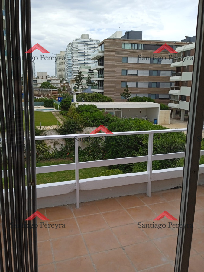 Apartamento ID.14826 - Apartamento en venta de 2 dormitorios en Punta Del Este 