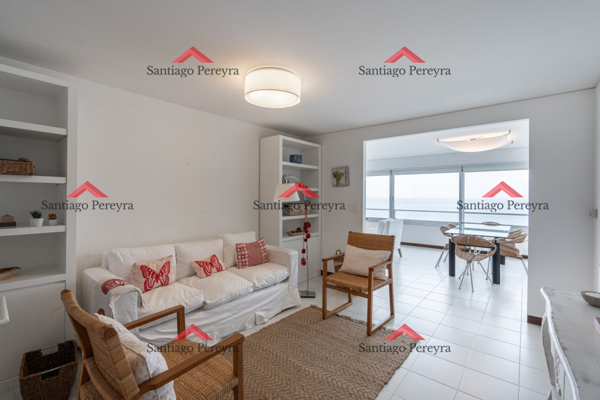 Apartamento ID.16497 - Apartamento en Venta de 3 dormitorios Frente al Mar en Playa Brava , Punta del este 
