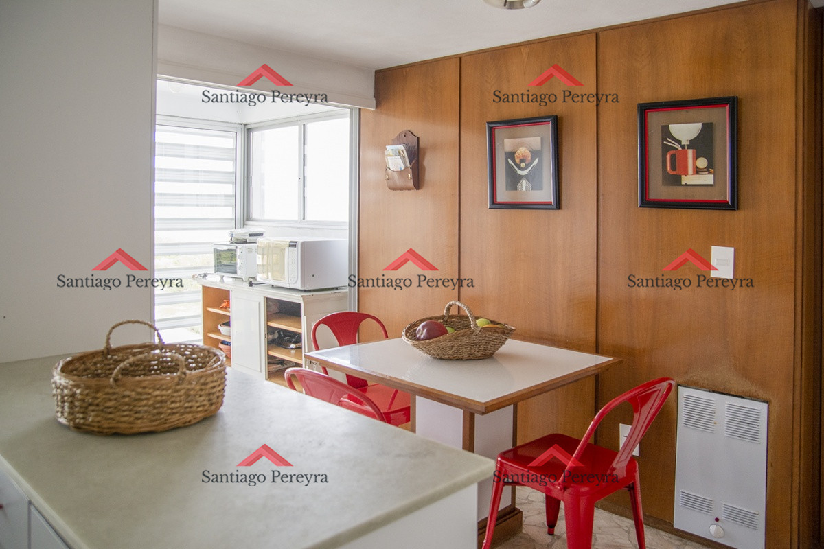 Apartamento ID.8236 - Amplia planta en primera línea al mar