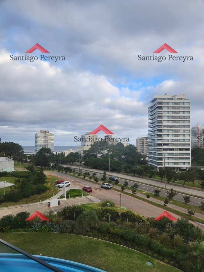 Apartamento ID.16240 - Departamento de 3 dormitorios + dependencia en venta en Torre One, Punta del Este.