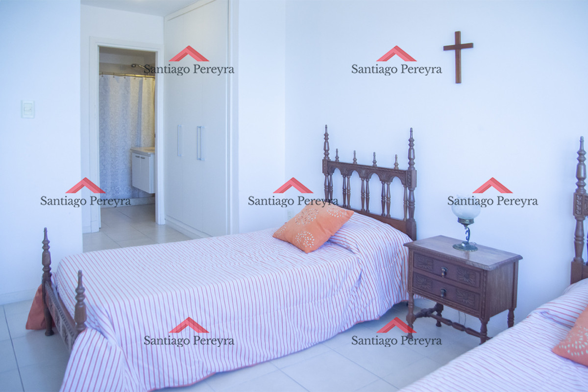 Apartamento ID.16867 - Vende apto de 2 dormitorios con vista al mar en Punta del este