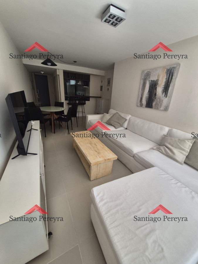 Apartamento ID.16988 - Apartamento en Venta de 2 dormitorios en Punta del Este Sobre Roosevelt