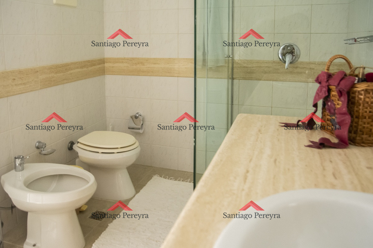 Apartamento ID.8236 - Amplia planta en primera línea al mar