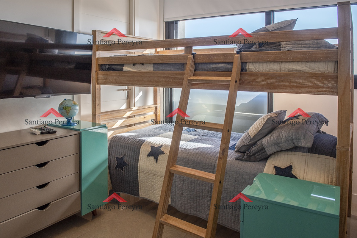 Apartamento ID.16241 - Vende departamento de 3 suites en Punta del Este.