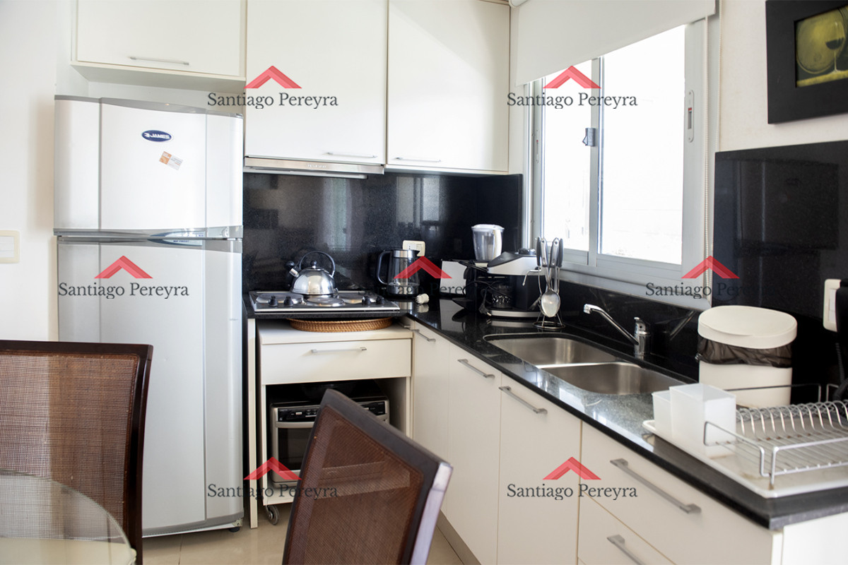 Apartamento ID.16166 - Oportunidad. Vende departamento de 2 dormitorios en Punta del Este