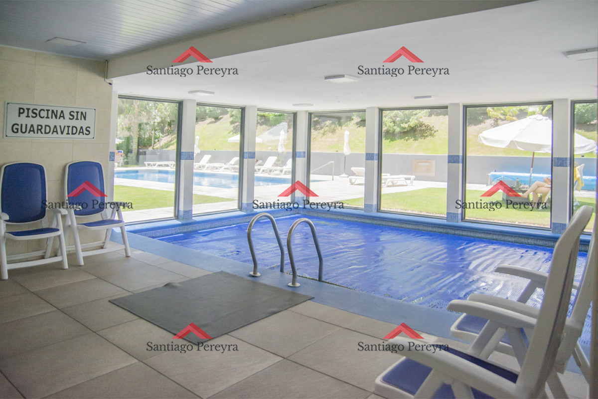 Apartamento ID.16867 - Vende apto de 2 dormitorios con vista al mar en Punta del este