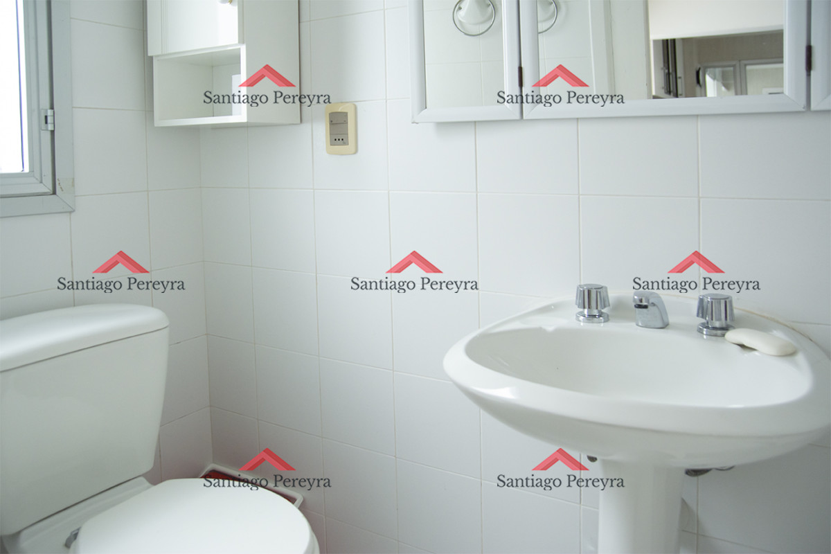 Apartamento ID.16561 - Espectacular Penthouse en venta a pasos del mar. 3 dormitorios + dependencia. Playa Brava.
