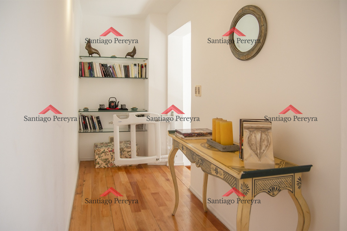 Apartamento ID.16561 - Espectacular Penthouse en venta a pasos del mar. 3 dormitorios + dependencia. Playa Brava.