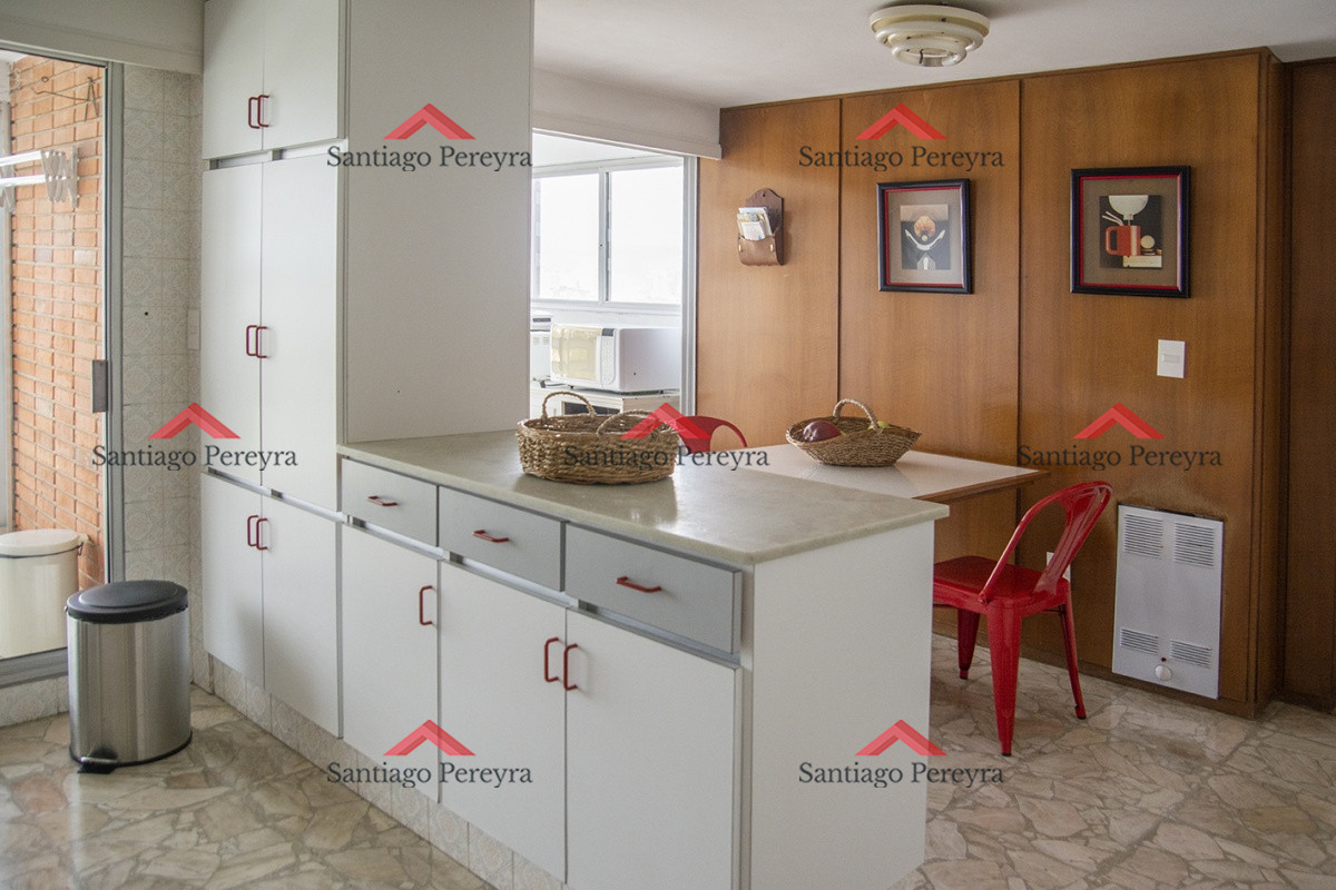 Apartamento ID.8236 - Amplia planta en primera línea al mar