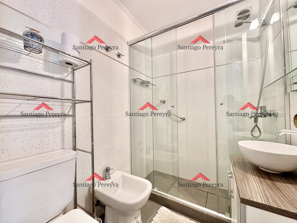 Apartamento ID.15728 - Vende Apartamento en Mansa - Punta del Este de 3 dormitorios, con Balcon.