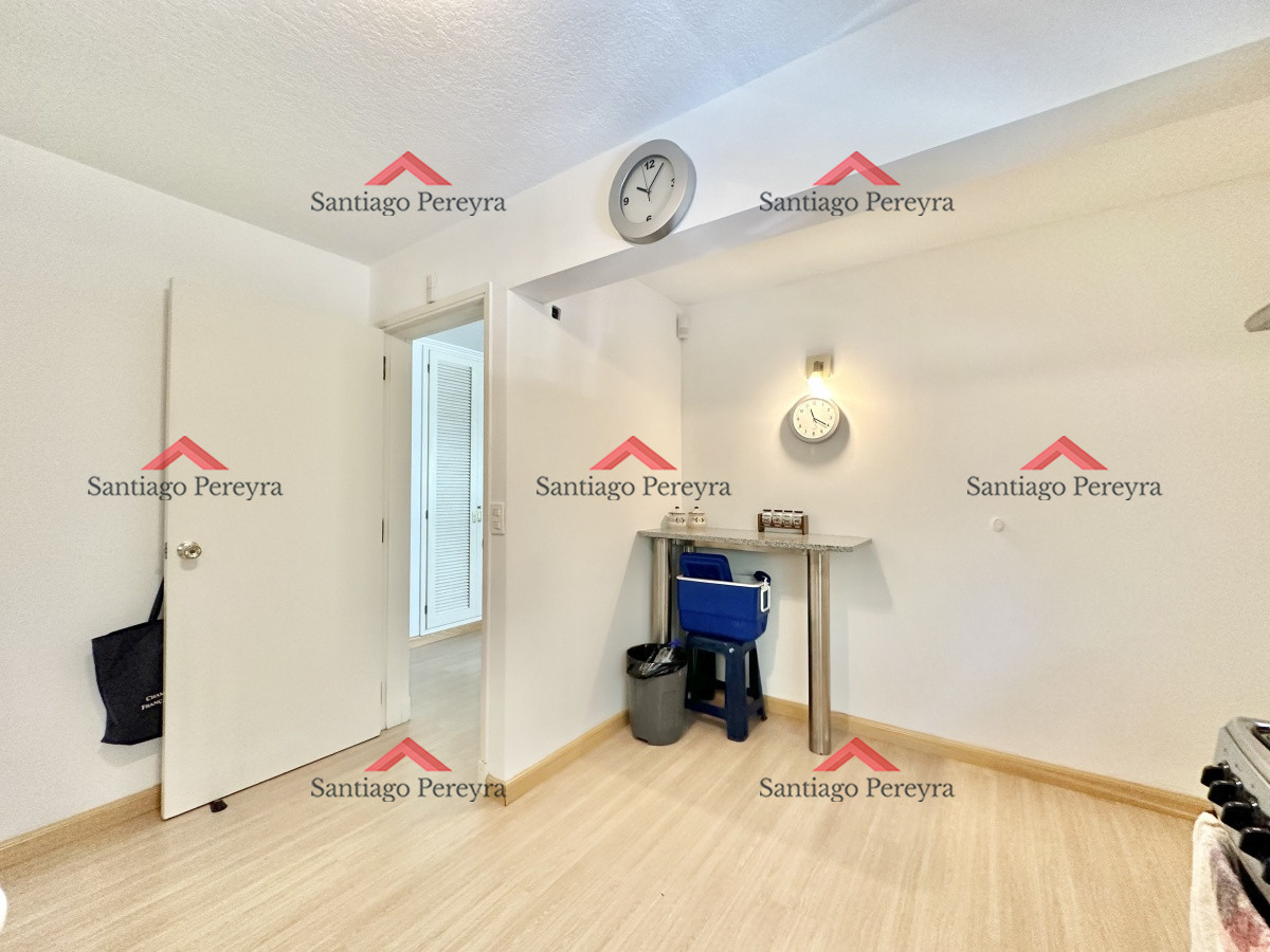 Apartamento ID.15728 - Vende Apartamento en Mansa - Punta del Este de 3 dormitorios, con Balcon.