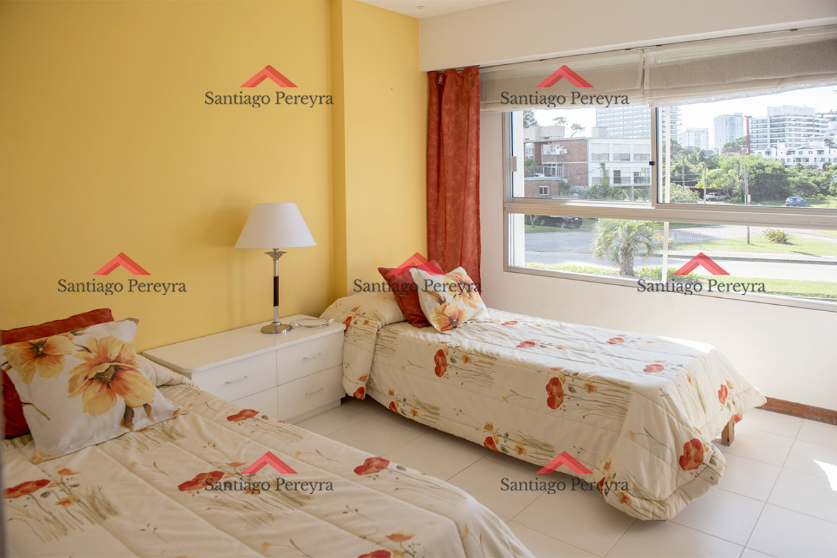 Apartamento ID.16562 - Vende departamento de 3 dormitorios en Ocean Tower, Punta del Este 