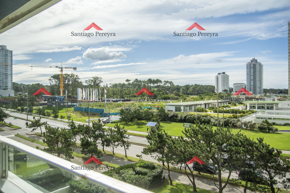 Apartamento ID.16428 - Vende apartamento de 3 dormitorios en Tiburon , Punta del Este