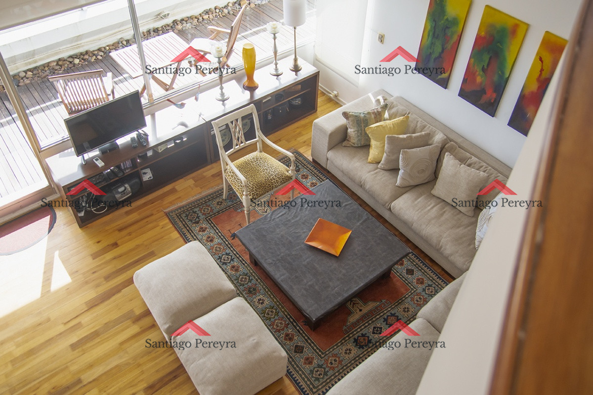 Apartamento ID.16561 - Espectacular Penthouse en venta a pasos del mar. 3 dormitorios + dependencia. Playa Brava.
