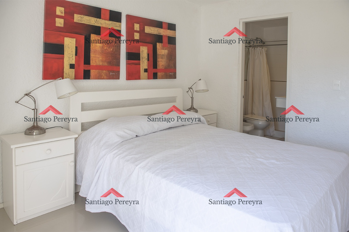 Apartamento ID.15803 - Apartamento en Venta de 2 dormitorios en Edificio Panorama , Punta del este 