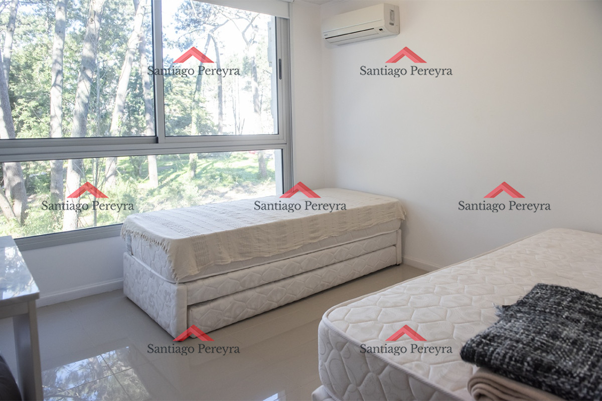 Apartamento ID.15268 - Apartamento en venta en Avenue Roosevelt, 2 dormitorios, bajos gastos comunes 