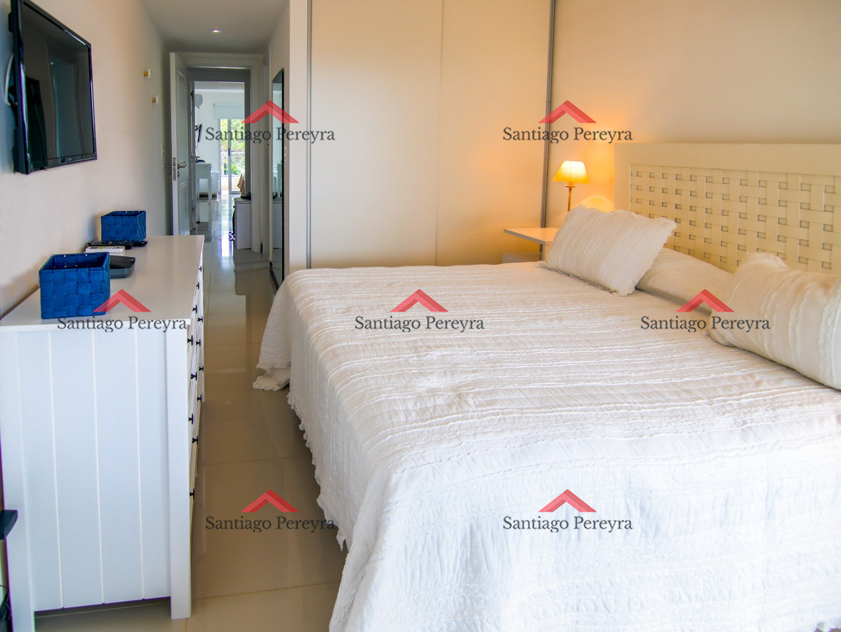 Apartamento ID.17053 - PH en playa mansa , departamento en Edificio Monet de 2 dormitorios, Punta Del Este