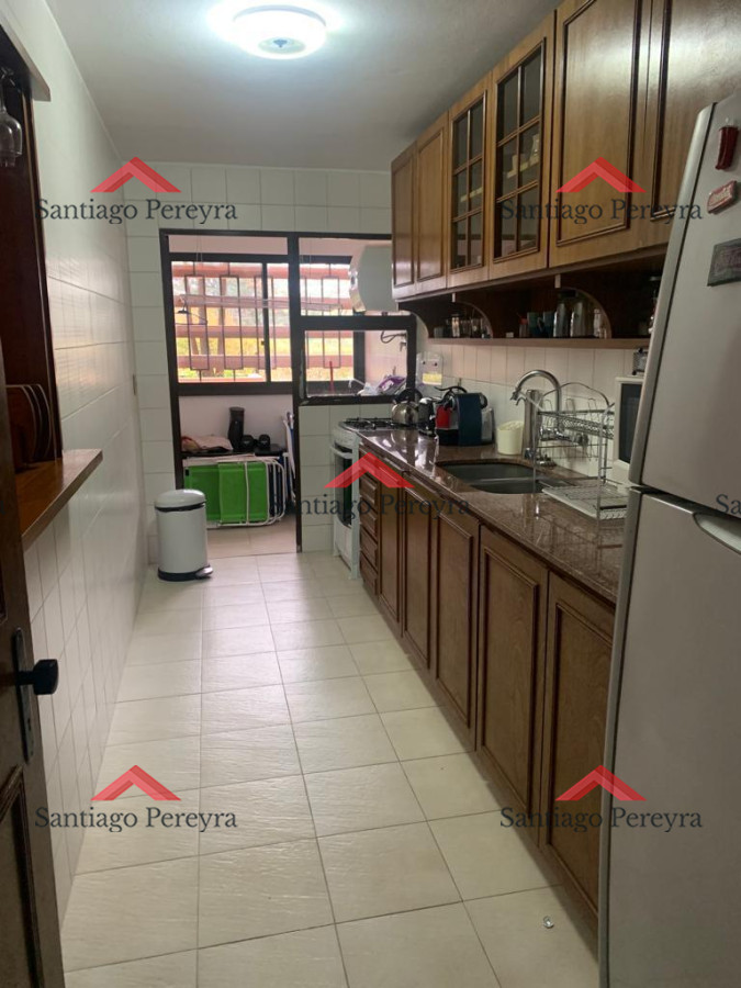 Apartamento ID.14449 - Apartamento de 3 dormitorios, con parrillero y estufa, cerca del mar, Punta del Este