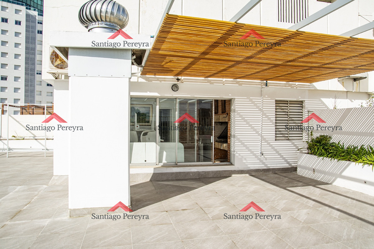 Apartamento ID.14359 - Se vende Hermoso Penthouse frente al mar de 3 dormitorios con barbacoa, Playa Mansa, Punta del Este