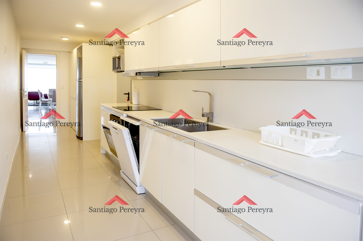 Apartamento ID.15910 - Departamento de 3 dormitorios en venta. Gran Oportunidad en Playa Mansa.