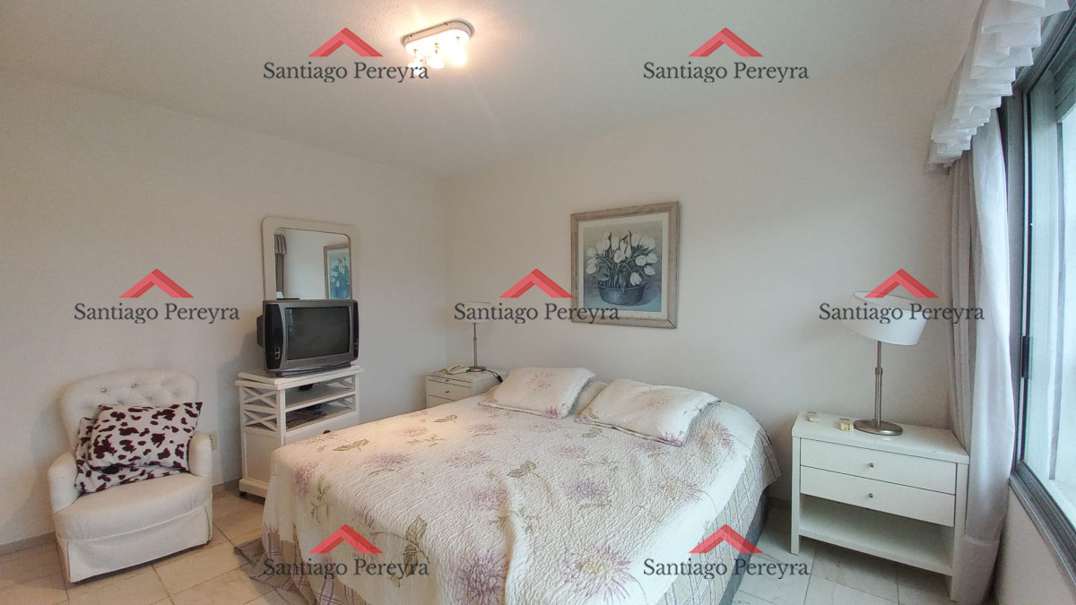 Apartamento ID.17026 - Departamento de 3 dormitorios + dependencia en venta, Playa Mansa. Torre Jefferson,.