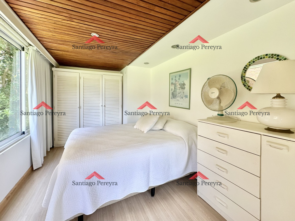 Apartamento ID.15728 - Vende Apartamento en Mansa - Punta del Este de 3 dormitorios, con Balcon.