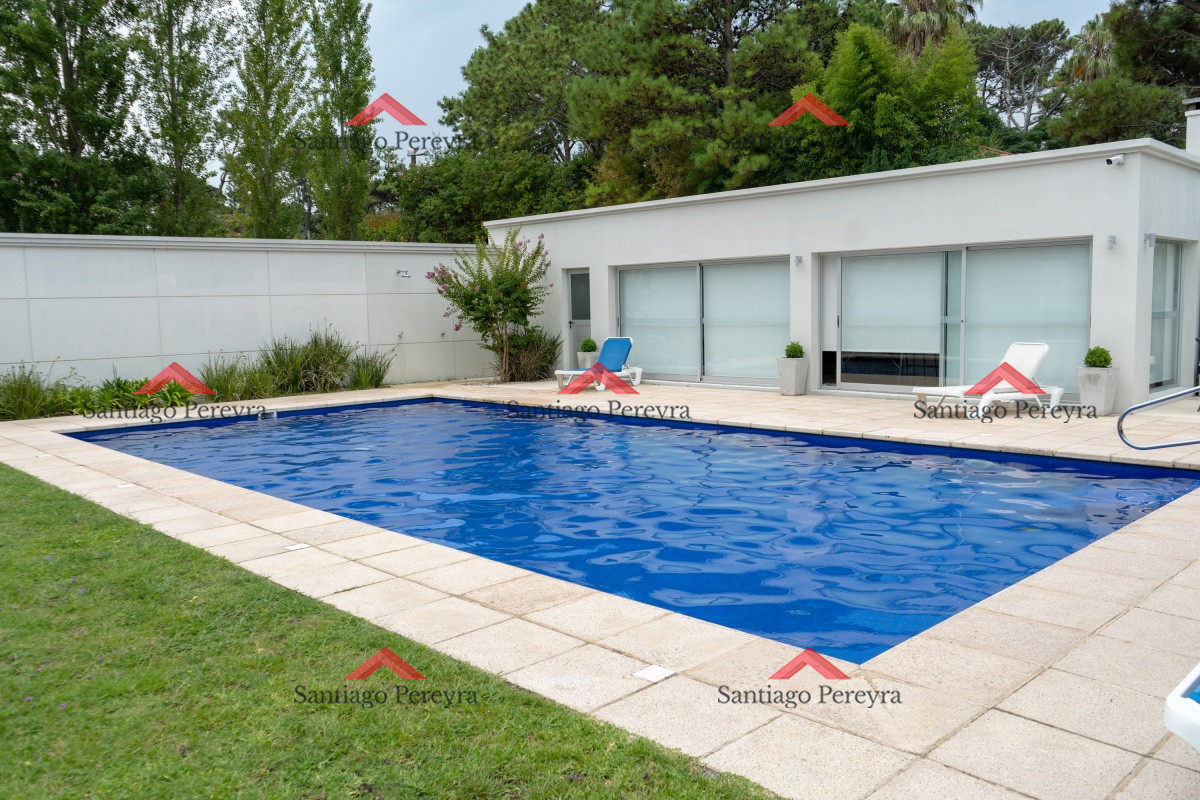 Apartamento ID.17053 - PH en playa mansa , departamento en Edificio Monet de 2 dormitorios, Punta Del Este