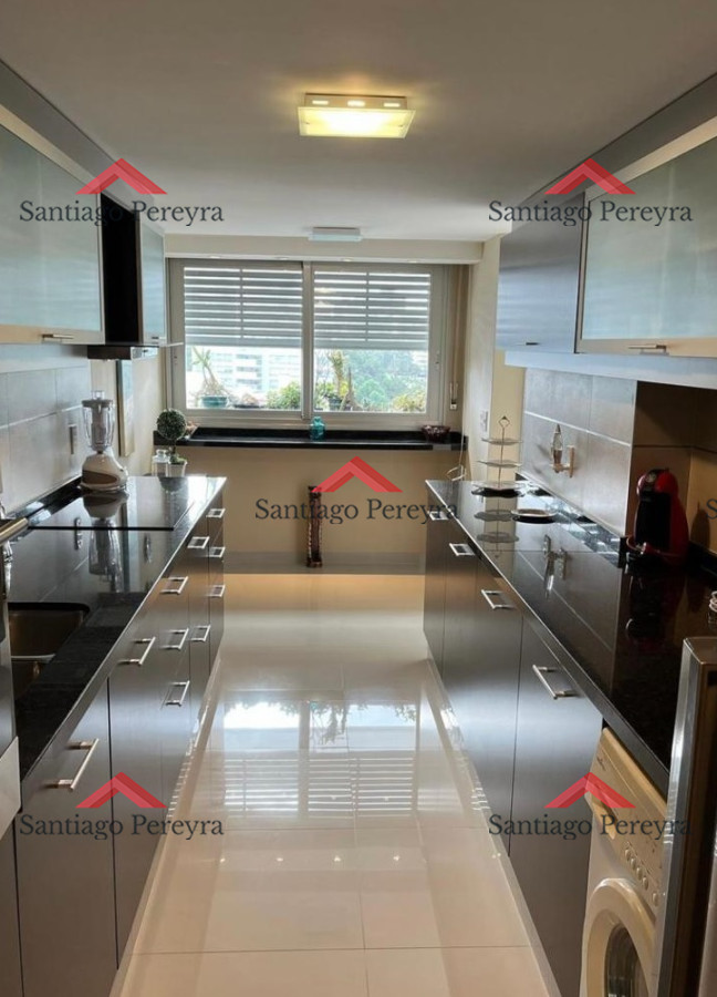 Apartamento ID.16436 - Departamento de 3 dormitorios en venta en Torre emblematica