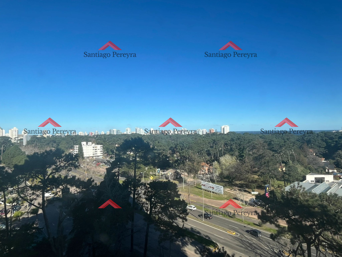 Apartamento ID.12795 - VENDE APARTAMENTO DE 3 DORMITORIOS EN TORRE DE CATEGORÍA, EDIFICIO ROOSEVELT CENTER, PUNTA DEL ESTE.