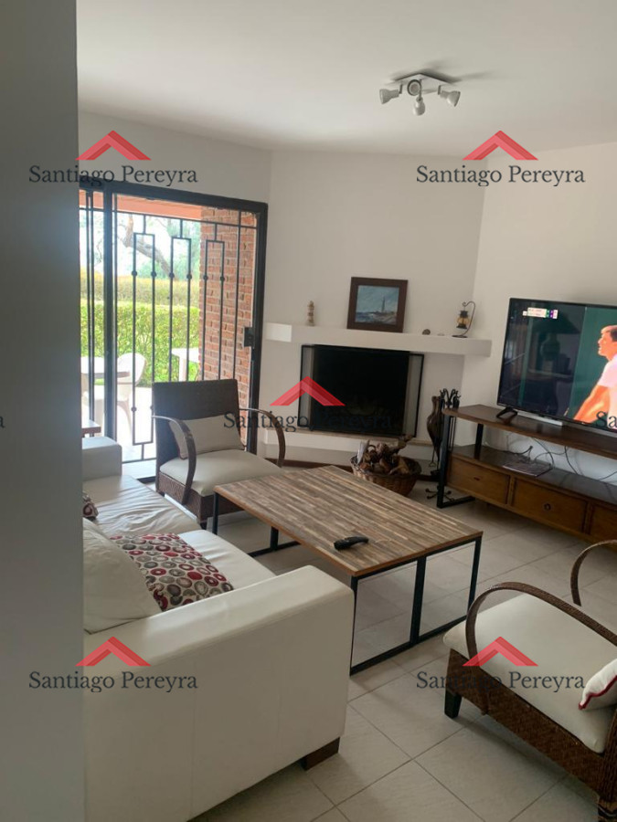 Apartamento ID.14449 - Apartamento de 3 dormitorios, con parrillero y estufa, cerca del mar, Punta del Este