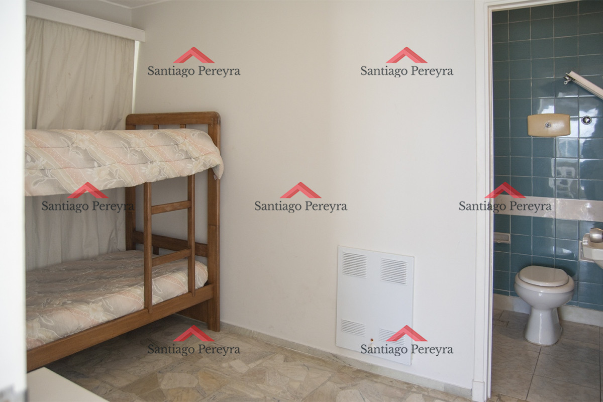 Apartamento ID.14359 - Se vende Hermoso Penthouse frente al mar de 3 dormitorios con barbacoa, Playa Mansa, Punta del Este