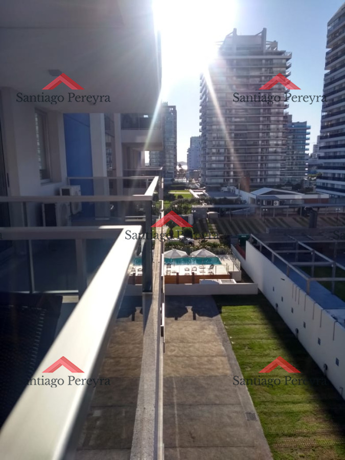 Apartamento ID.15490 - Vende apartamento de 2 dormitorios y medio, Punta del Este 