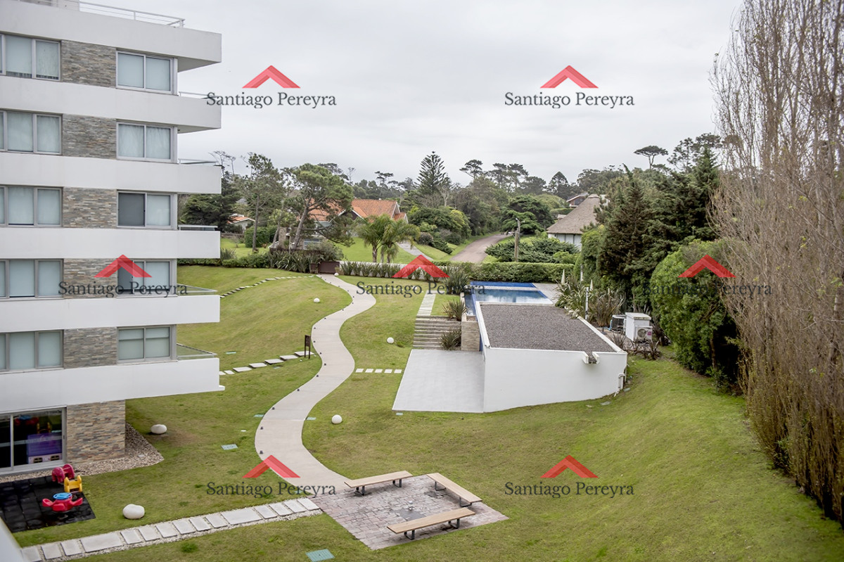 Apartamento ID.15910 - Departamento de 3 dormitorios en venta. Gran Oportunidad en Playa Mansa.