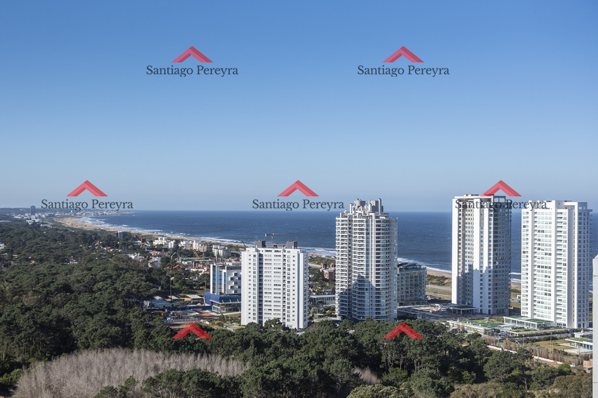 Apartamento ID.16241 - Vende departamento de 3 suites en Punta del Este.