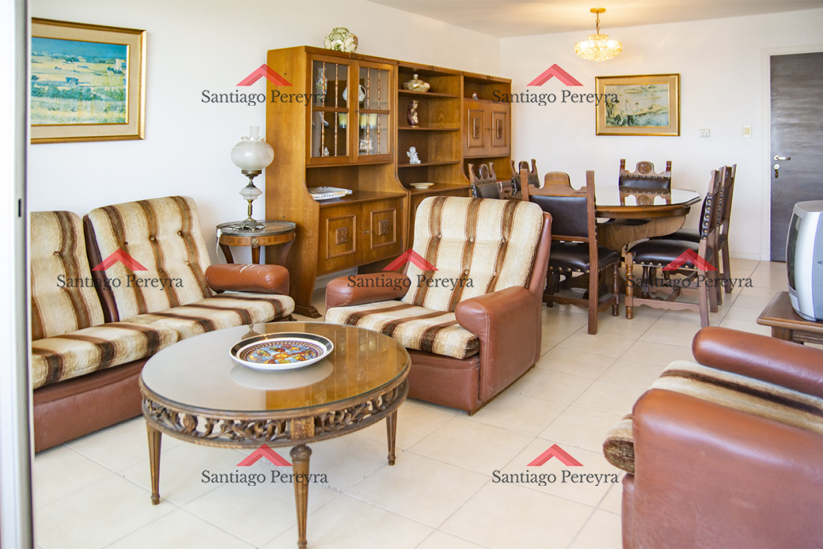 Apartamento ID.16867 - Vende apto de 2 dormitorios con vista al mar en Punta del este