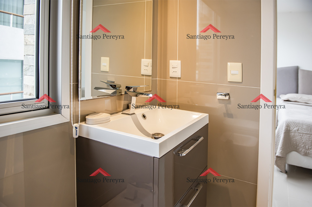 Apartamento ID.15910 - Departamento de 3 dormitorios en venta. Gran Oportunidad en Playa Mansa.