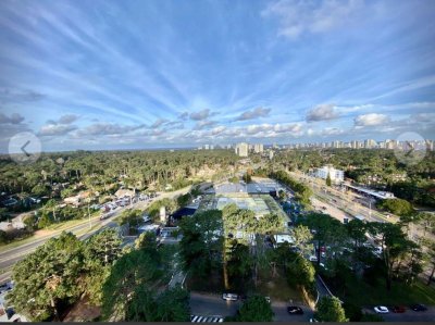 Vende apartamento 3 dormitorios en suite, en Roosevelt Punta del Este.