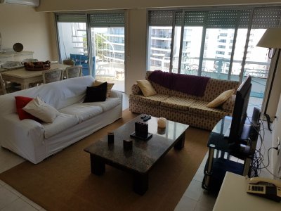 Esplendido departamento en venta en la Torre Antares con una grandiosa vista al mar.