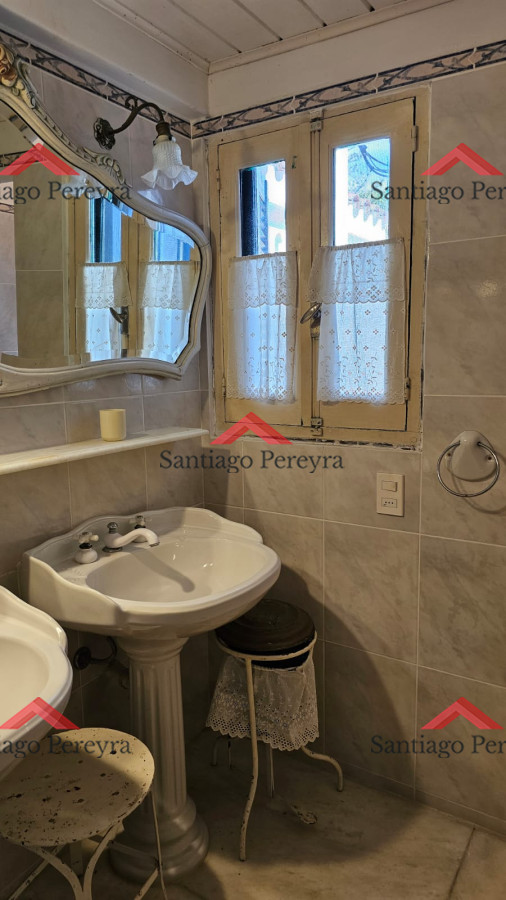 Casa ID.6476 - Importante residencia frente al mar en venta.