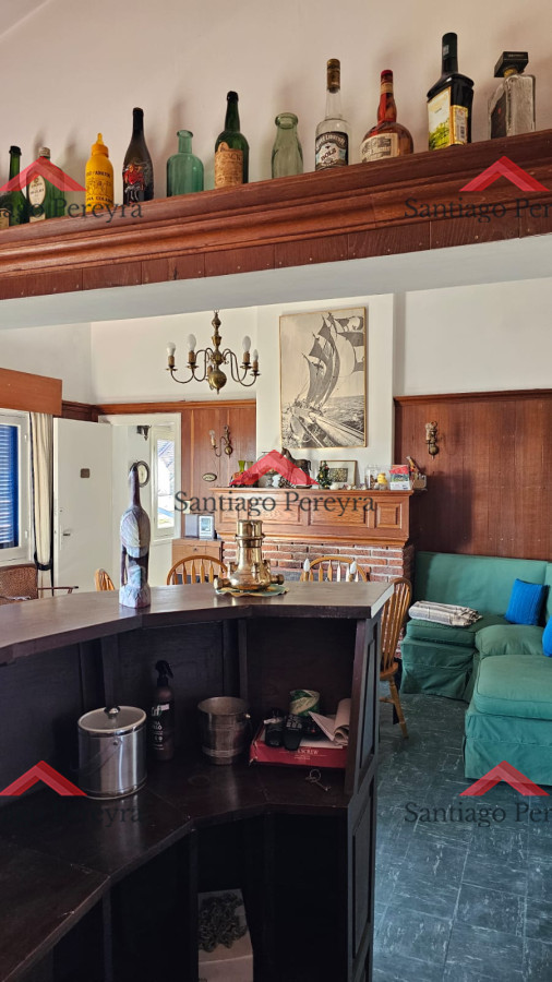 Casa ID.6476 - Importante residencia frente al mar en venta.