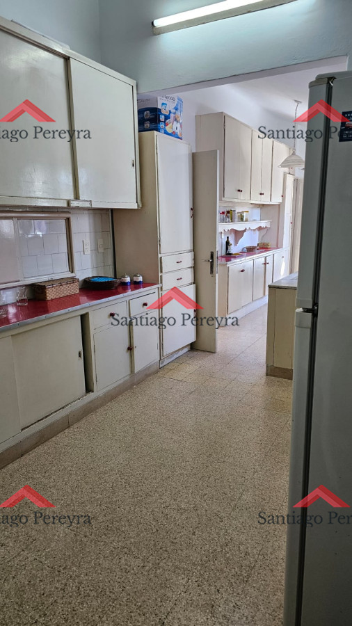 Casa ID.6476 - Importante residencia frente al mar en venta.