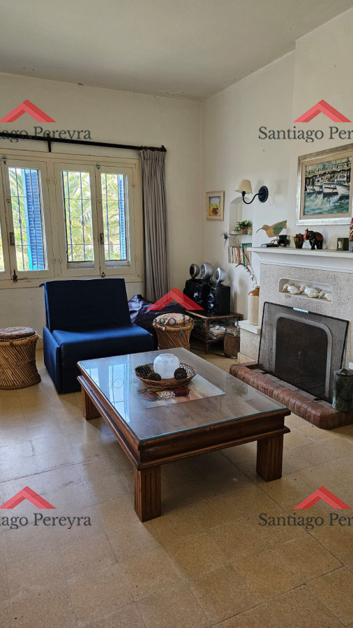 Casa ID.6476 - Importante residencia frente al mar en venta.
