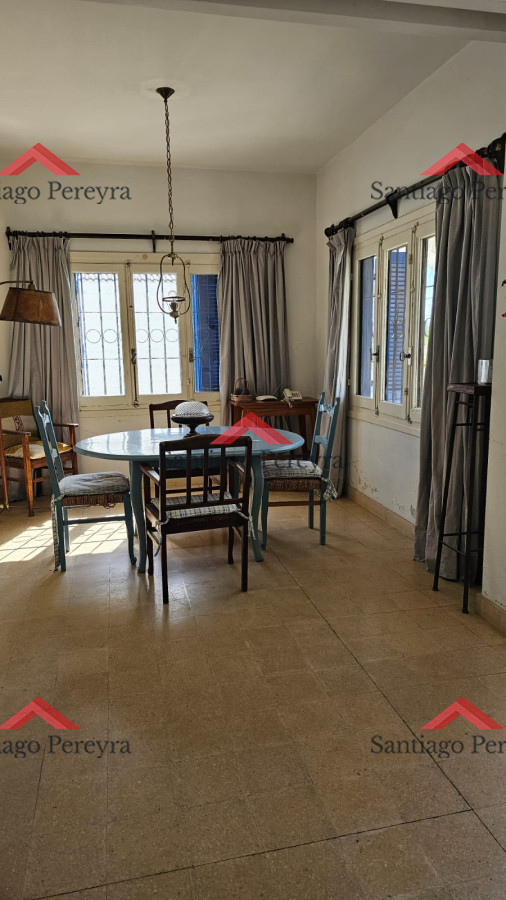 Casa ID.6476 - Importante residencia frente al mar en venta.